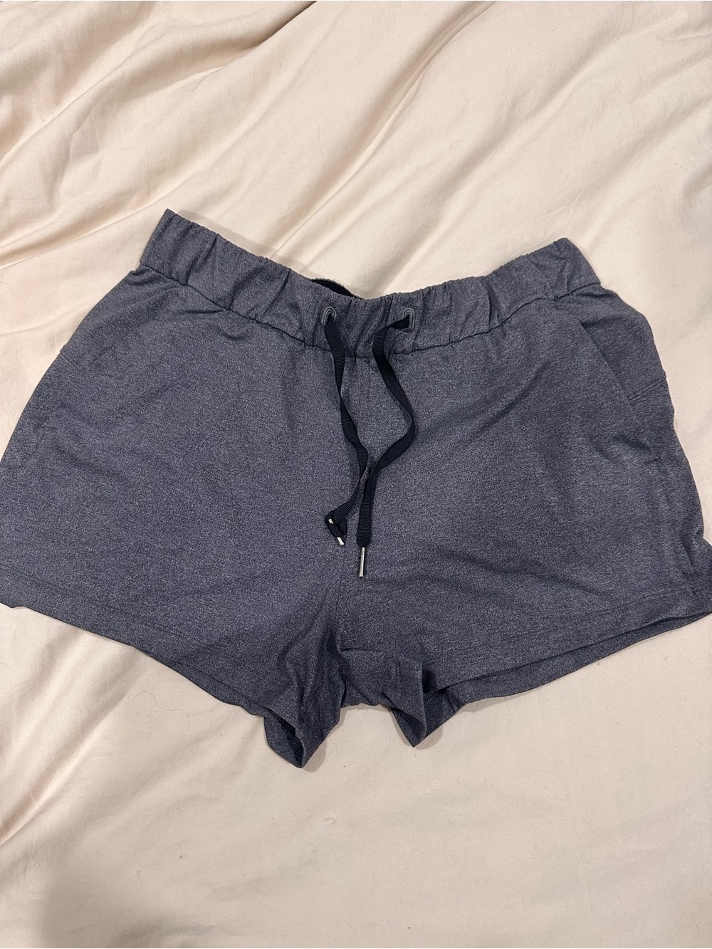 Lululemon on the fly short 2.5”